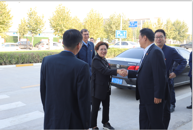 鄭州二七區(qū)委組織部常務(wù)副部長王波一行 蒞臨我公司考察指導(dǎo)黨建工作