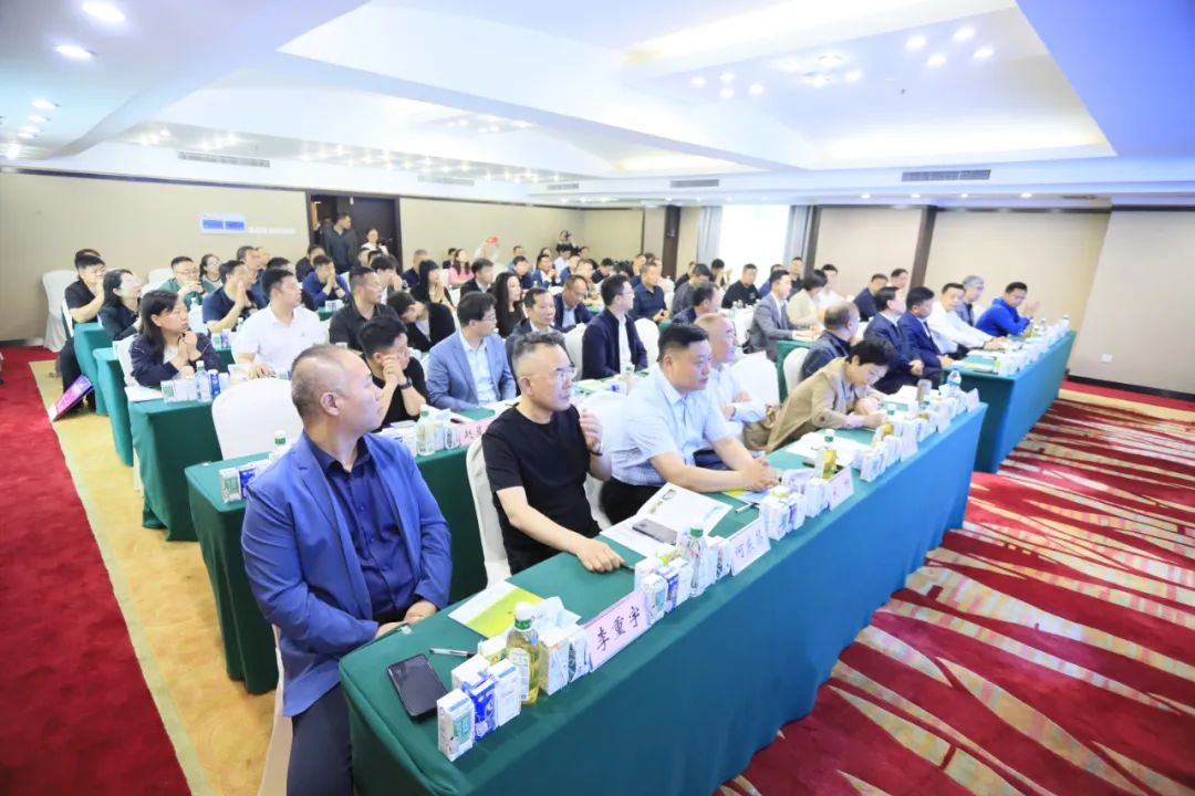 河南省2024國家“學(xué)生飲用奶計(jì)劃”推廣工作推進(jìn)會在鄭州成功舉辦！