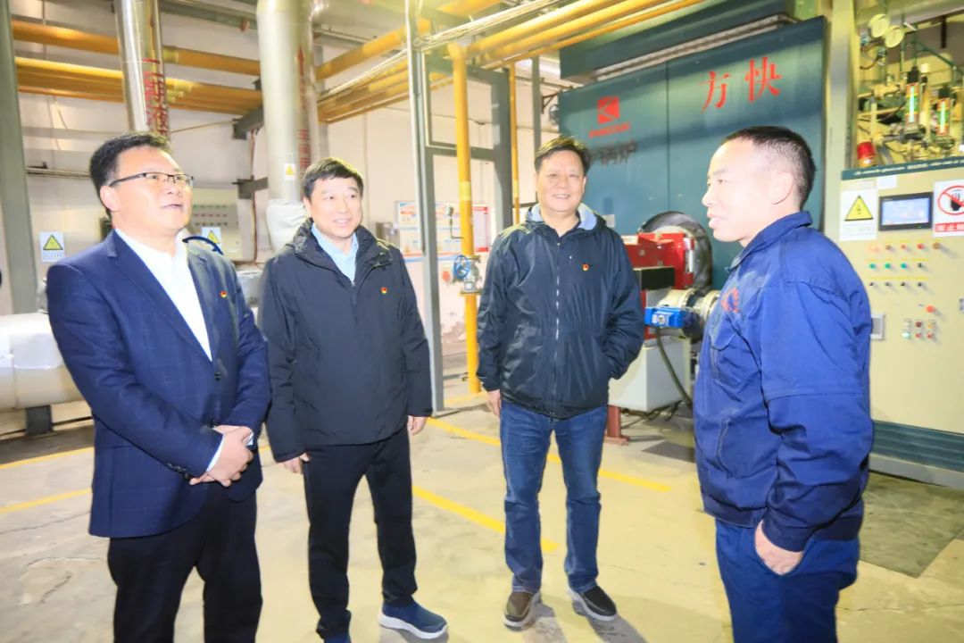 新春慰問送關(guān)懷——集團黨委書記、董事長慰問春節(jié)期間堅守崗位的一線職工