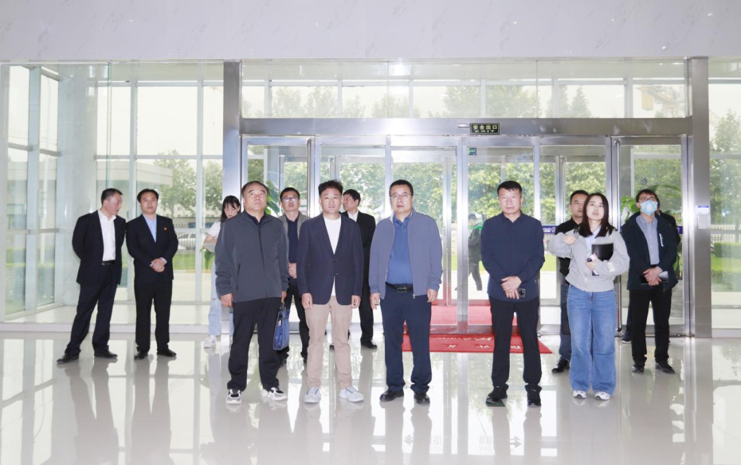 花花牛丨寧夏農(nóng)業(yè)農(nóng)村廳畜牧獸醫(yī)局局長洪龍一行蒞臨花花牛參觀調(diào)研