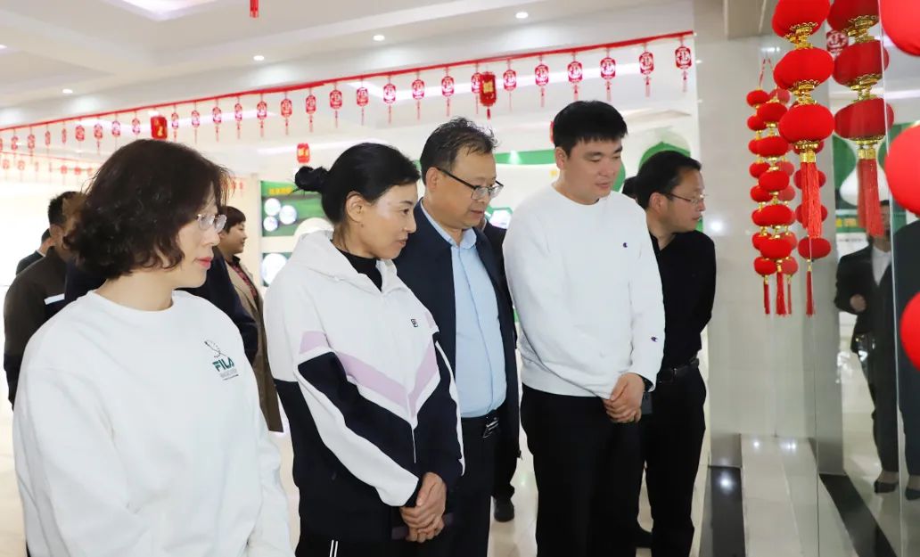 花花牛丨駐馬店市遂平縣政協(xié)黨組書記、主席張衛(wèi)東一行蒞臨花花牛魯山瑞亞牧場(chǎng)參觀