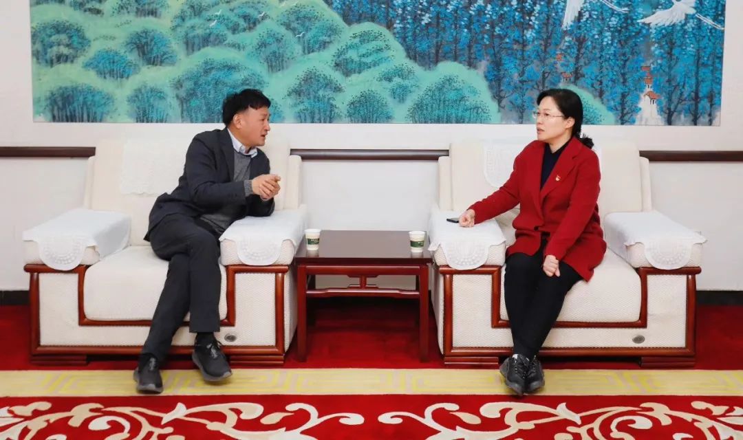 發(fā)揮產(chǎn)業(yè)優(yōu)勢 助力鄉(xiāng)村振興 | 民權(quán)縣委副書記、縣長王靜嫻會(huì)見關(guān)曉彥董事長一行