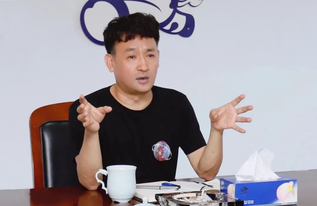 凝心聚力·贏創(chuàng)未來 | 花花牛乳業(yè)集團(tuán)召開營銷、養(yǎng)殖及飼料經(jīng)營工作會(huì)議