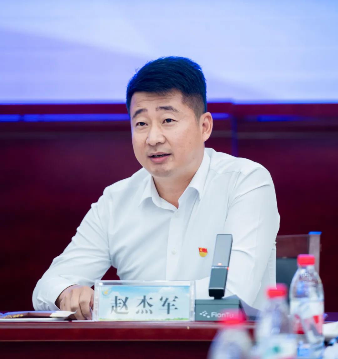 花花牛| 蘭考縣人民政府與蒙牛、花花牛達(dá)成戰(zhàn)略合作 助力河南奶業(yè)高質(zhì)量發(fā)展