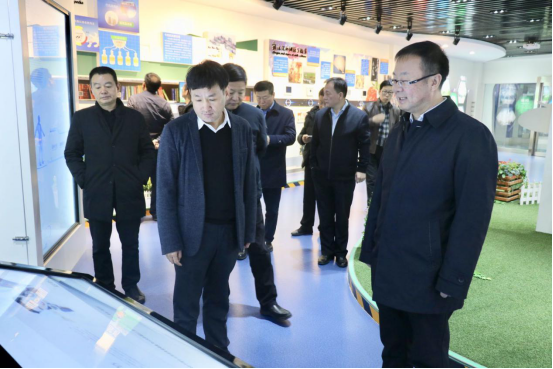 寧夏回族自治區(qū)農(nóng)業(yè)農(nóng)村廳黨組書記、廳長(zhǎng)王剛一行蒞臨花花牛乳業(yè)集團(tuán)調(diào)研