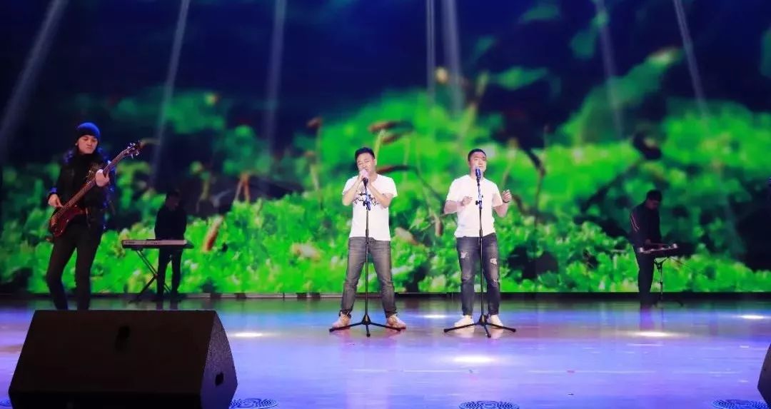 “贏在2019”，花花牛乳業(yè)集團(tuán)2019年新春晚會(huì)盛大開幕