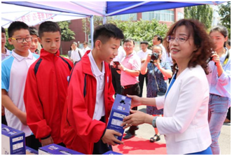 “健康中原，牛奶伴您行——花花牛乳業(yè)集團2018中國小康牛奶行動” 公益助學(xué)啟動儀式隆重舉行