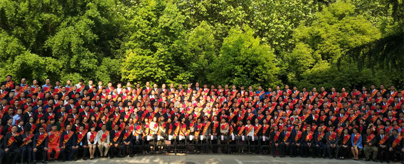 河南花花牛乳業(yè)集團股份有限公司阮曉琦、王曉龍榮獲“鄭州市勞動模范”榮譽稱號