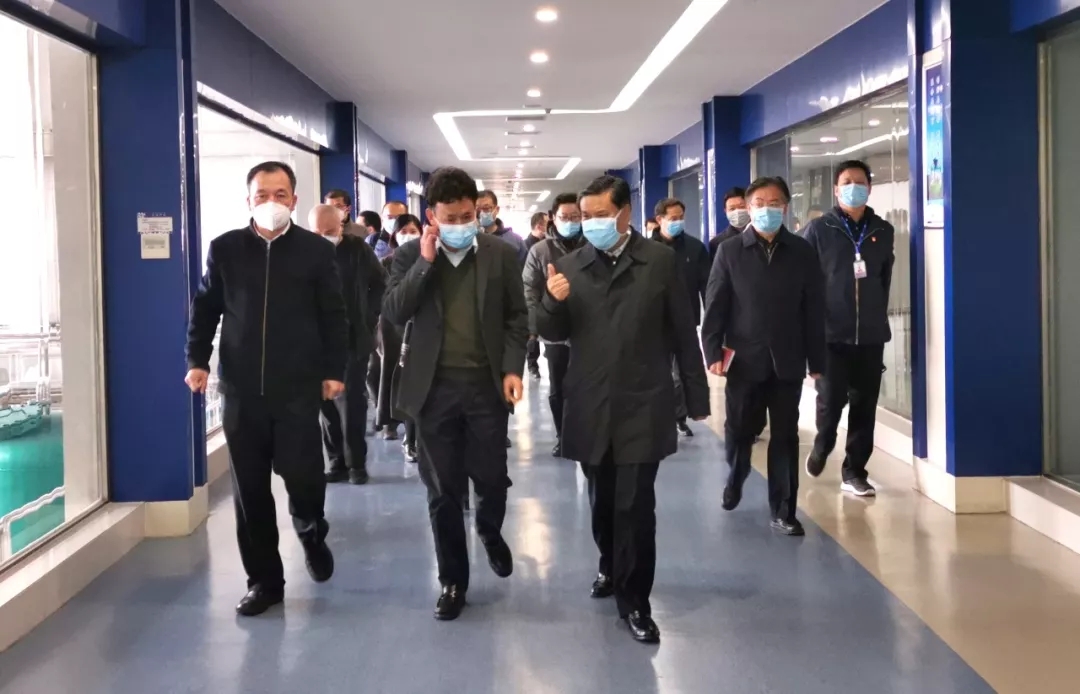 快訊丨河南省副省長武國定蒞臨花花牛乳業(yè)集團調(diào)研重點保障企業(yè)復(fù)工復(fù)產(chǎn)情況 快訊丨河南省副省長武國定蒞臨花花牛乳業(yè)集團調(diào)研重點保障企業(yè)復(fù)工復(fù)產(chǎn)情況